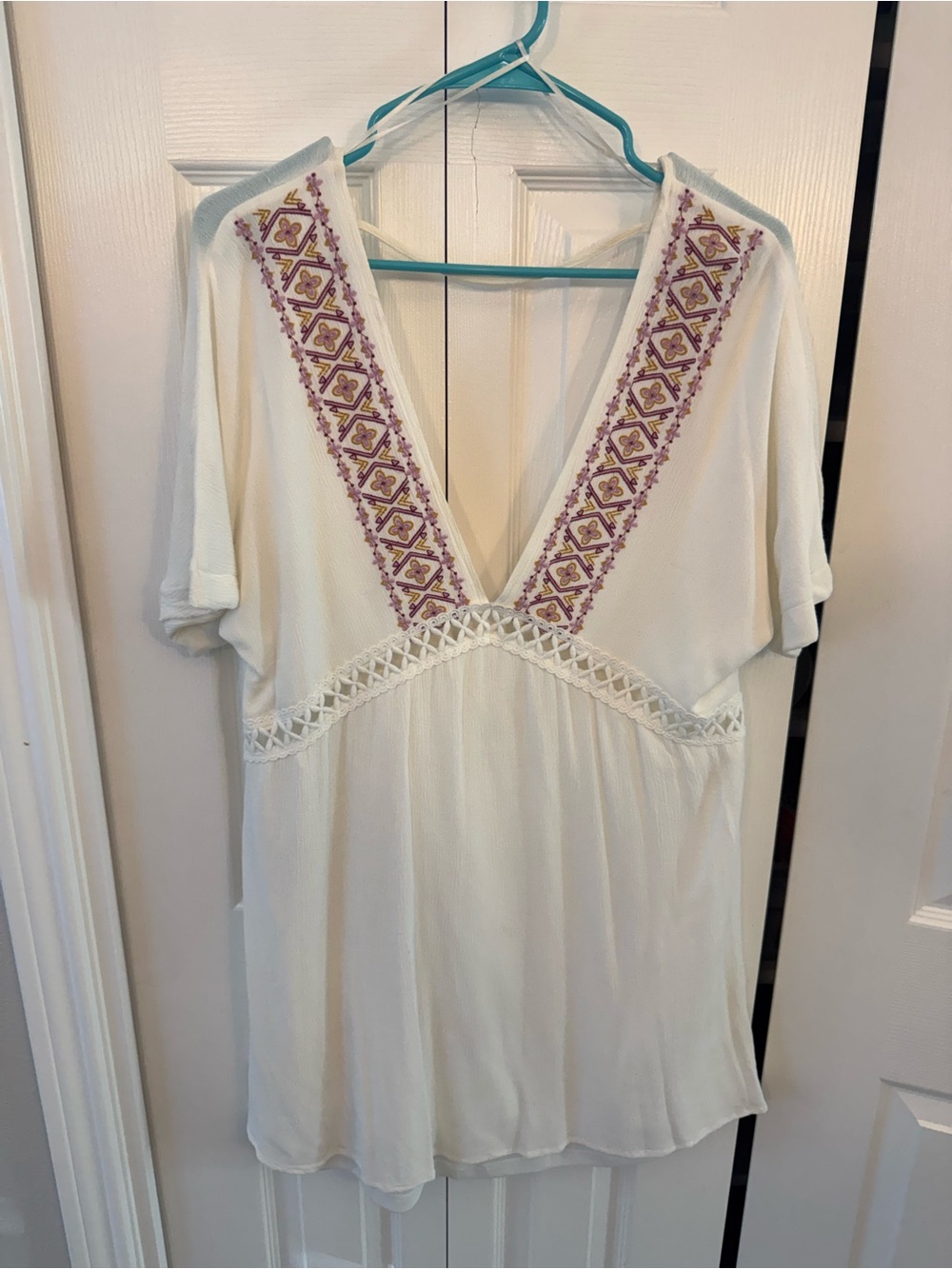 Women’s White Embroidered V-Neck Dress